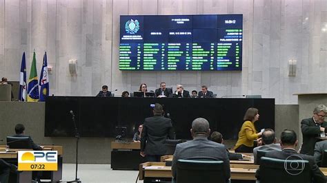 Deputados estaduais aprovam projeto que determina aumento de salário de