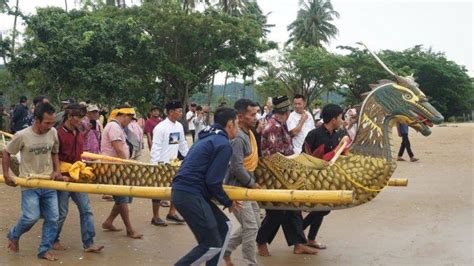 Pelas Laut Di Desa Sekerat Bengalon Kutim Tradisi Turun Temurun