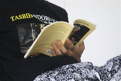 Contoh Resensi Buku Pelajaran Beserta Strukturnya Kumparan