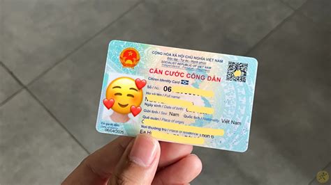 Trên Tay Cận Cảnh Căn Cước Công Dân Có Gắn Chip Cccd Màu Sắc Sinh đ