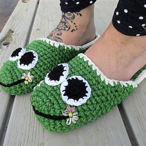 Frog Slippers - Etsy