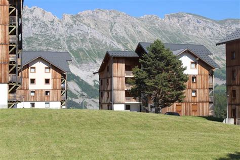 Ski rental holidays Superdévoluy Les Chalets de SuperD Bleuet