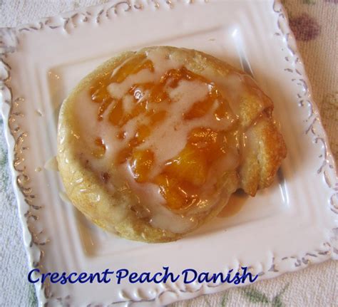 Alil Country Sugar Crescent Peach Danish