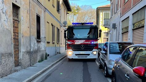 San Vittore Olona Anziana Cade In Casa Salvata Dai Pompieri Prima