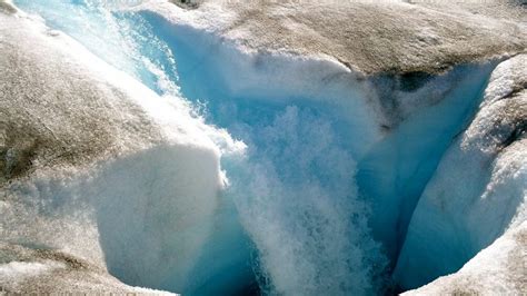 Las cañerías bajo el hielo de Groenlandia amortiguan el deshielo