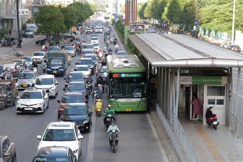 Hanoi Brt System Helps Reduce Traffic Congestion Local Authorities