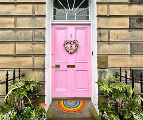 Woman Who Painted Front Door Pink Is Forced To Change Colour Or Face