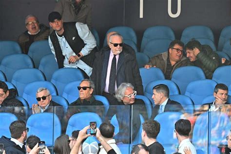 Serie A Napoli De Laurentiis Sbotta L Economia Del Calcio Malata