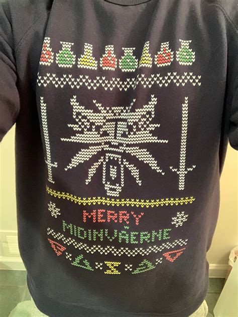 Уродливые новогодние свитеры — нёрд-эдишен