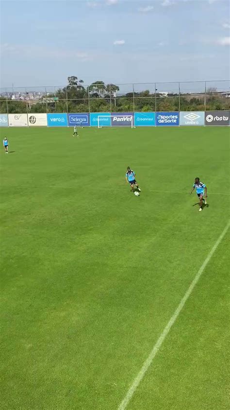 Soccer News Grêmio on Twitter Gol de Luis Suárez no treinamento de