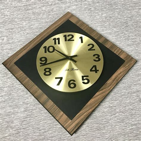 Vintage Seth Thomas Mid Century Modern Wall Clock Midtown E685 132 MCM