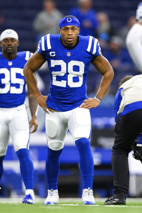 Colts Get Concerning Jonathan Taylor Injury Update to Begin Week 9 ...