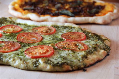 Thin Crust Pesto Pizza With Tomatoes Pesto Pizza Food How To Make Pesto