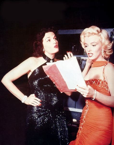 32 Stunning Photos Of Marilyn Monroe And Jane Russell While Filming