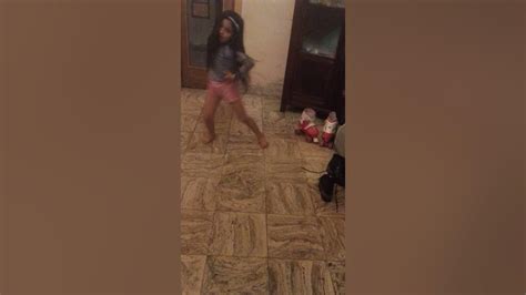 Mia Bailando Shaky Shaky Youtube