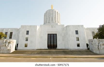 375 Oregon state capitol building Images, Stock Photos & Vectors ...