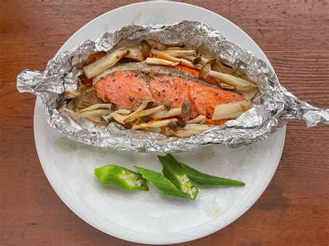 鮭と野菜のホイル焼き・オーブントースターでも魚焼きグリルでもパパッと簡単｜ゴニョ研