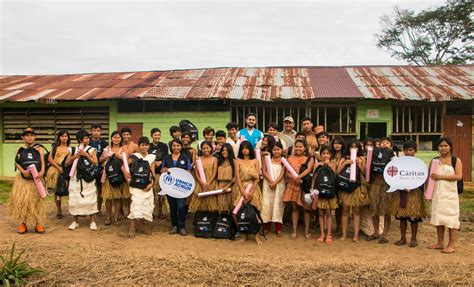 M S De Estudiantes De Comunidades Nativas De Madre De Dios Reciben