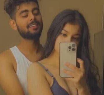 Indian Instagram Influencer Fully Nude Hard Fucking In OYO Kissing Cuddling Leaked MMS Desi BF