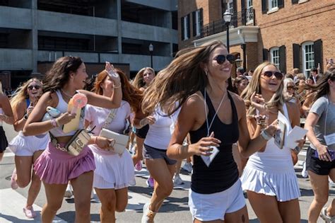 Bama Rush 2023: See the Bid Day photos of 2,335 women rushing to their ...