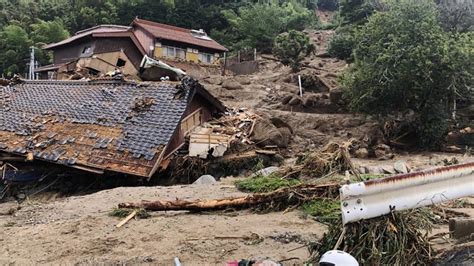 Las lluvias récord del suroeste de Japón dejan dos muertos y una decena