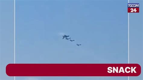 Portogallo Collisione Fra Due Aerei All Air Show Di Beja Un Morto