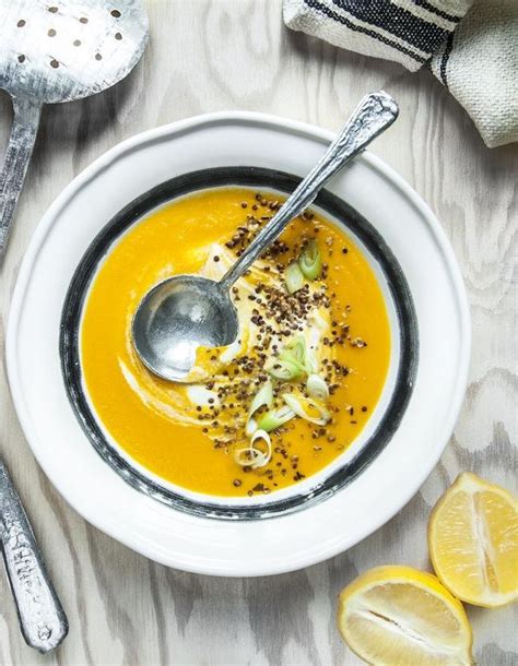 Soupe céleri pommes carottes pour 2 personnes Recettes Elle à Table