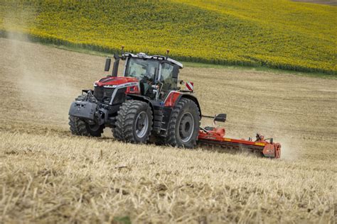 Massey Ferguson Präsentiert Mf 9s Blick Ins Land