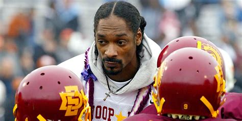 Snoop Dogg coaches football exactly like you expect he does - Footballscoop