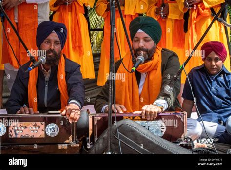 Musicians accompany prayers with sacred songs and the sound of their ...