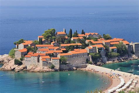 Interes države je da Sveti Stefan bude otvoren