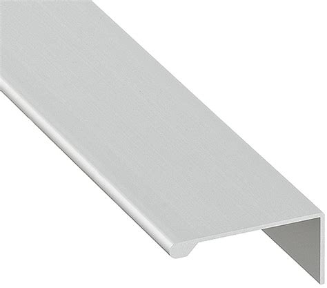 Jaladera de perfil de aluminio en forma de L en la tienda de Häfele