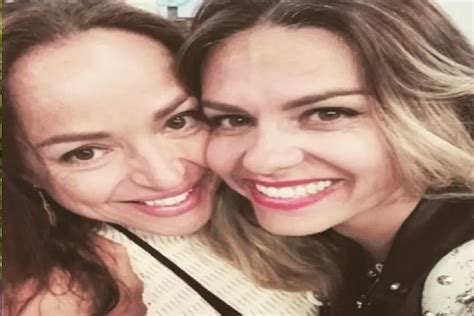 Ana Barbosa E D Bora Neves Surpreenderam Beijo Na Boca