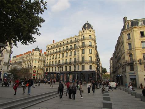 202210 0204 Place de la République et Carlton de Lyon Etienne