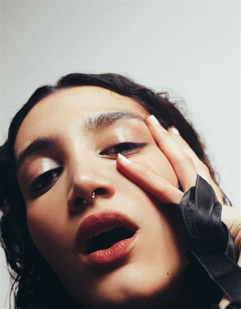 YASI – AGENCIA MODEL MANAGEMENT