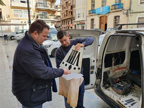 L Ajuntament Restaura El Rellotge Del Campanar De Sant Pere Davant La