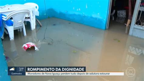 Vídeo Adutora se rompe em Nova Iguaçu e destrói casas RJ1 G1