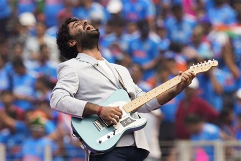 Arijit Singh How Much Arijit Singh Charges For Performing At Weddings