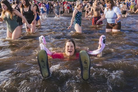 Photos Thousands Take Seattles Annual Polar Bear Plunge Seattle Refined