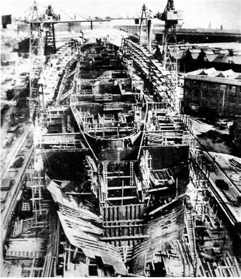 Soviet Sovetsky Soyuz-class battleship during construction [800 x 926 ...