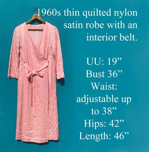 1960s Quilted Satin Housecoat Robe Wrap W Interior Ti… Gem