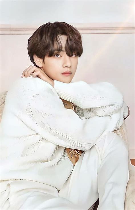 Pin De Army En V Kim Taehyung태형 Fotos De Kim Chicos Bts Famosos