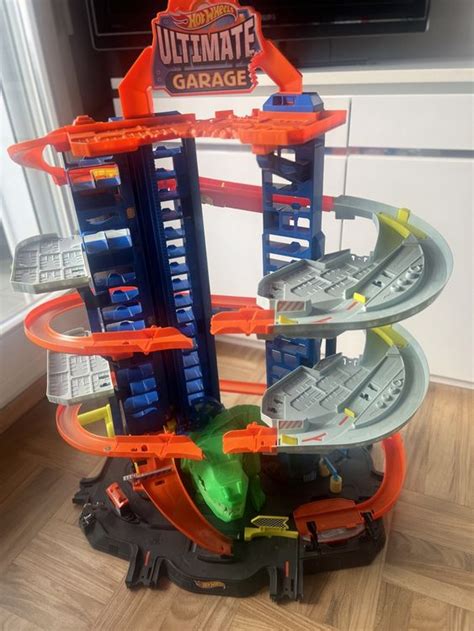 Hot Wheels City Robo T Rex Ultimate Garage Gebraucht in Menzingen für CHF mit Lieferung