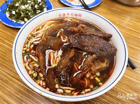 【台北東門站美食】永康牛肉麵 米其林必比登推薦，牛筋大條軟嫩，大塊牛肉扎實入味，紅燒湯頭重口味的絕對會愛 Walkerland窩客島 ┃ 我傳媒 Walkermedia