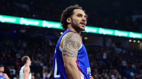 Shane Larkin Iyi Oynad Anadolu Efes T Rk Telekom Kar S Nda Ne Ge Ti