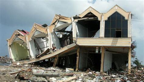 Korban Gempa Lombok Menjadi Orang Dan Ribuan Rumah Rusak