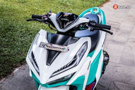 Bodi Nyentrik Honda Vario 150 Pilih Warna Putih Dan Tosca Aksesorinya