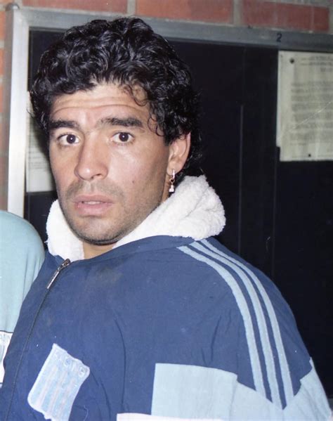 Las Fotos Inéditas De Diego Maradona Con La Indumentaria De Racing Que