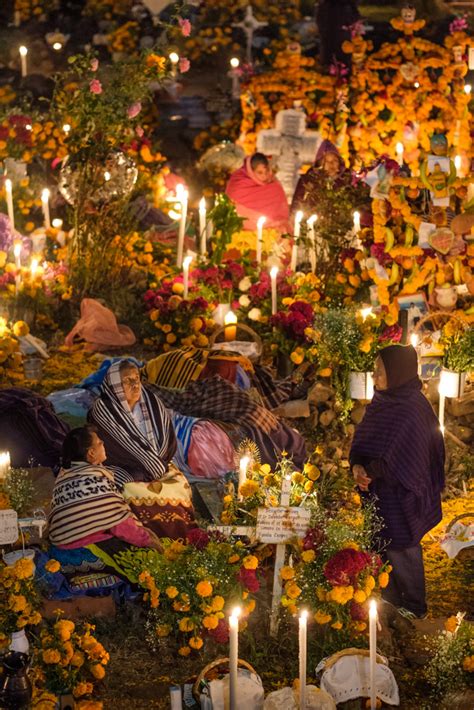 As Celebra La Isla Janitzio En Michoac N El D A De Muertos El