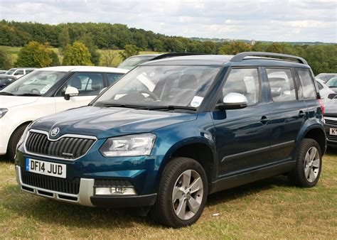 Skoda Yeti I 2009 - 2014 SUV 5 door :: OUTSTANDING CARS